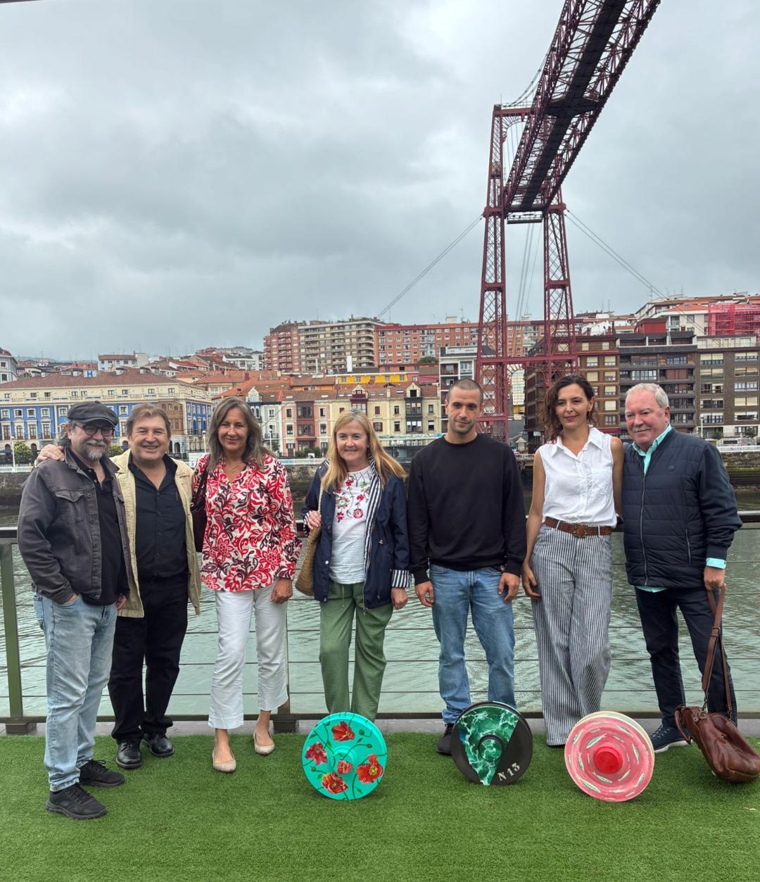 Con Los responsables del Puente de Bizkaia y Agustín Herranz de Radio Popular.